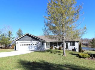 905 Modac Dr, Crossville, TN 38572