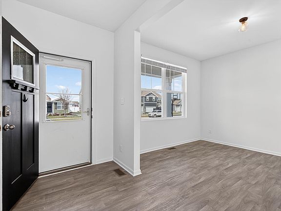 3rd image of 10421 Privet Dr