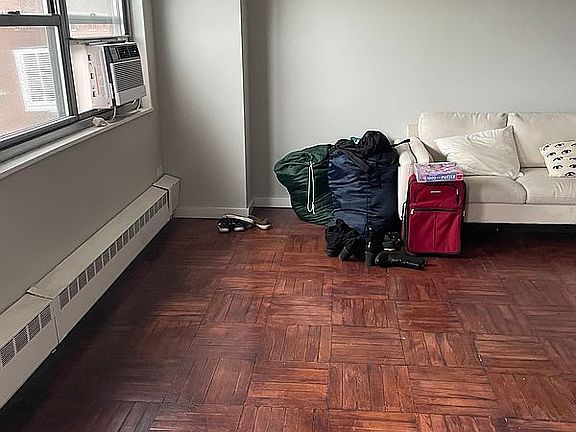 5th image of 195 Adams St APT 10E