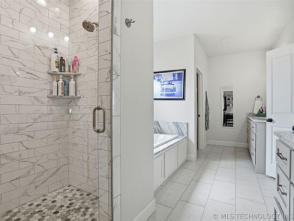 5th image of 106 W 167th St S
