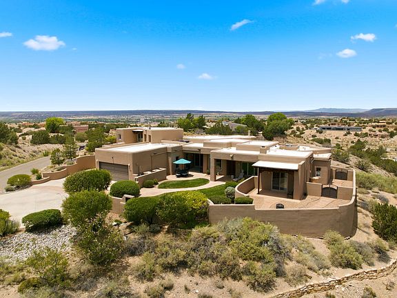 2nd image of 26 Vista Sandia Ct