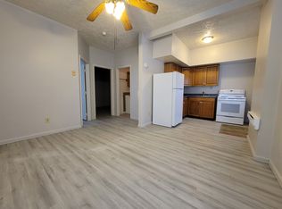 200 Park Ave #1, Ellwood City, PA 16117