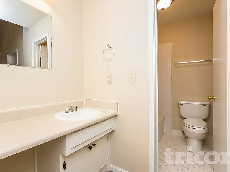 1464 Yorkton Ct — Photo 7