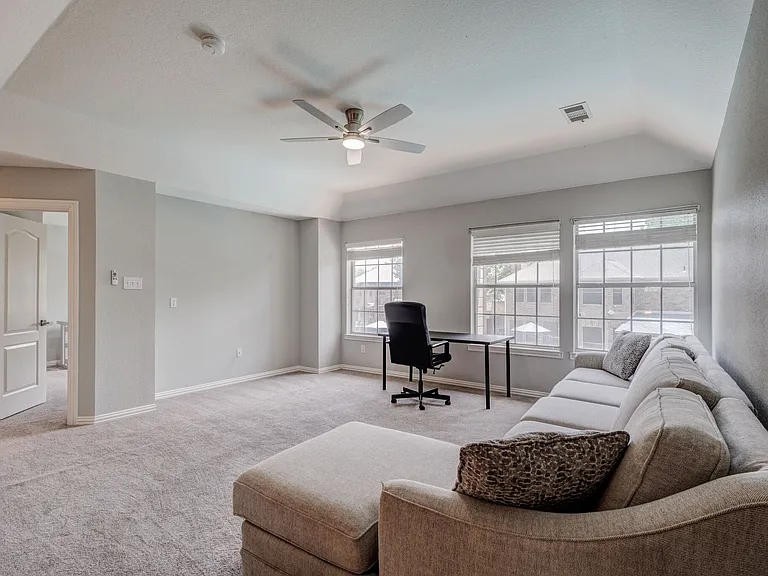 2816 Lakehollow Ln — Photo 28