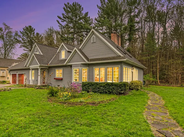 17226 South St, Holland, MI 49424