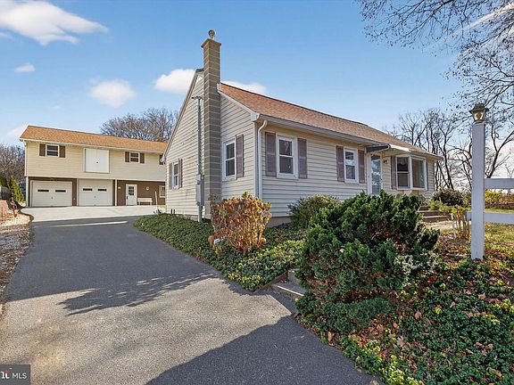 4th image of 319 Druid Hill Rd