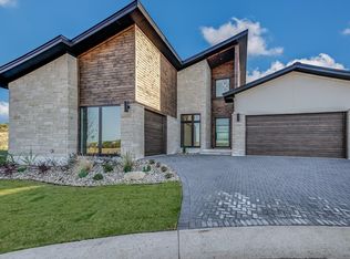 105 Via Roma Ct, Horseshoe Bay, TX 78657