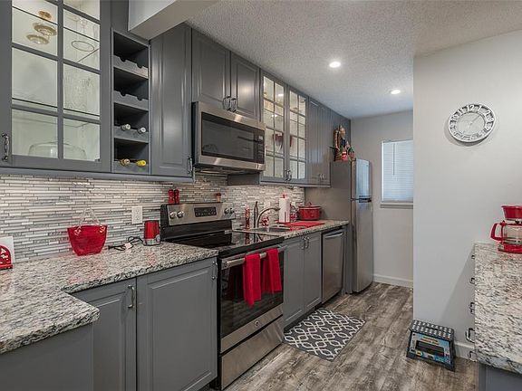 4th image of 156 115th Ave N #156
