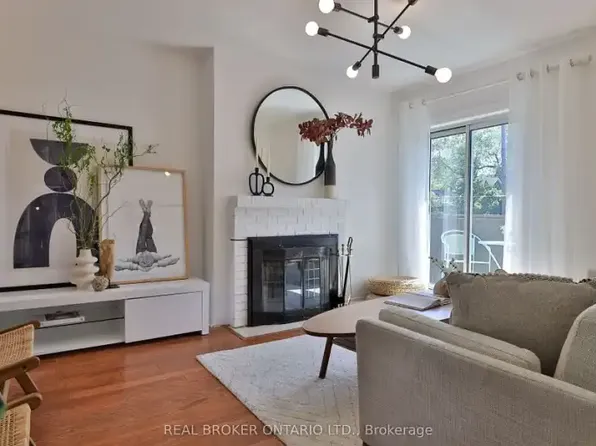 55 Dagmar Ave #2, Toronto, ON M4M 1V9