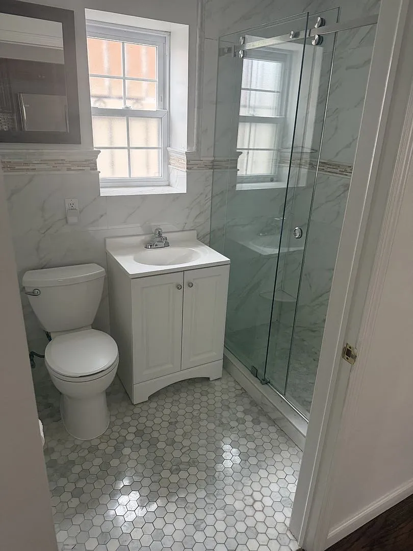 1827 Tomlinson Ave — Photo 1
