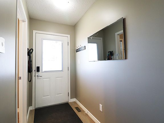 4th image of 106 Graywood Mews
