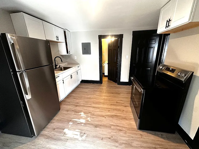 330 Lowell St #2 — Photo 4