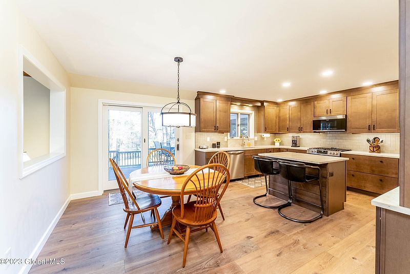 5th image of 12 Davis Place