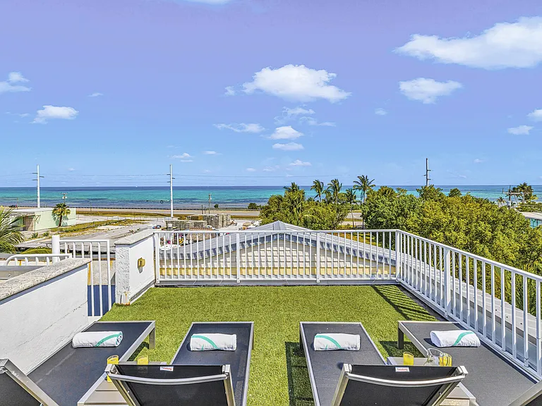 Gulfview Dr — Photo 4