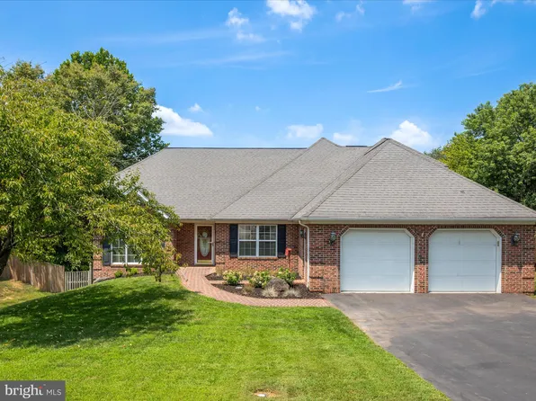 109 Senseny Glen Dr, Winchester, VA 22602