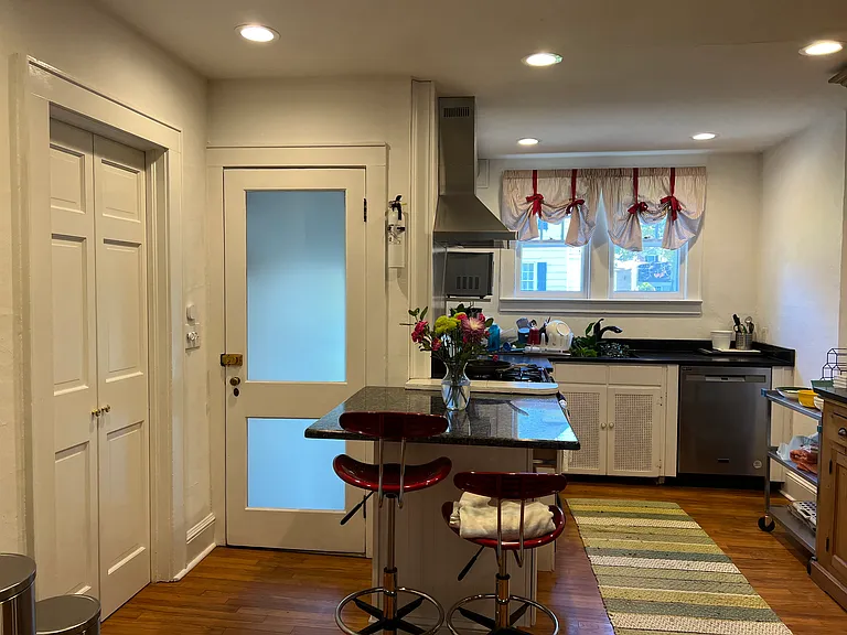 46 Parkway — Photo 10