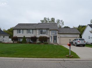 5187 Sandalwood Dr, Grand Blanc, MI 48439