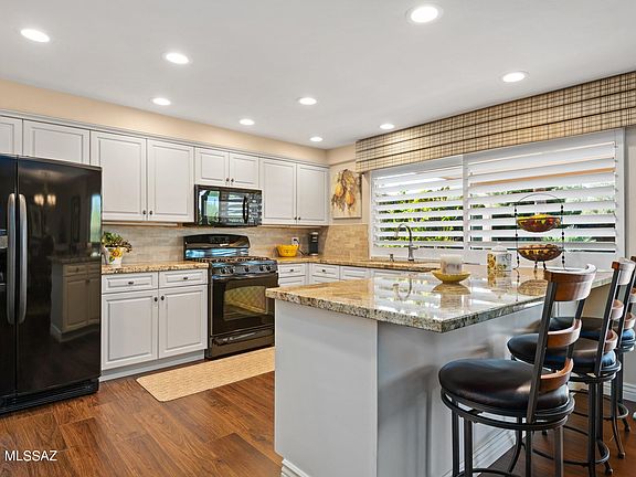 4th image of 8605 E Lee Ln