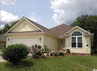 602 Maple Ct, Rossville, KS 66533