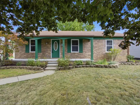 2814 Warrior Dr, Wixom, MI 48393