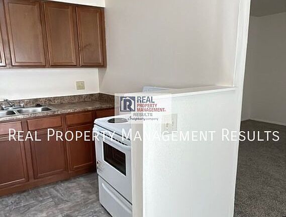 4th image of 1002 20th St APT 13