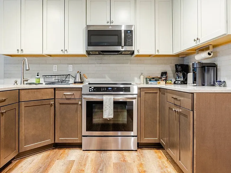 7055 SW Wilson Ave — Photo 2
