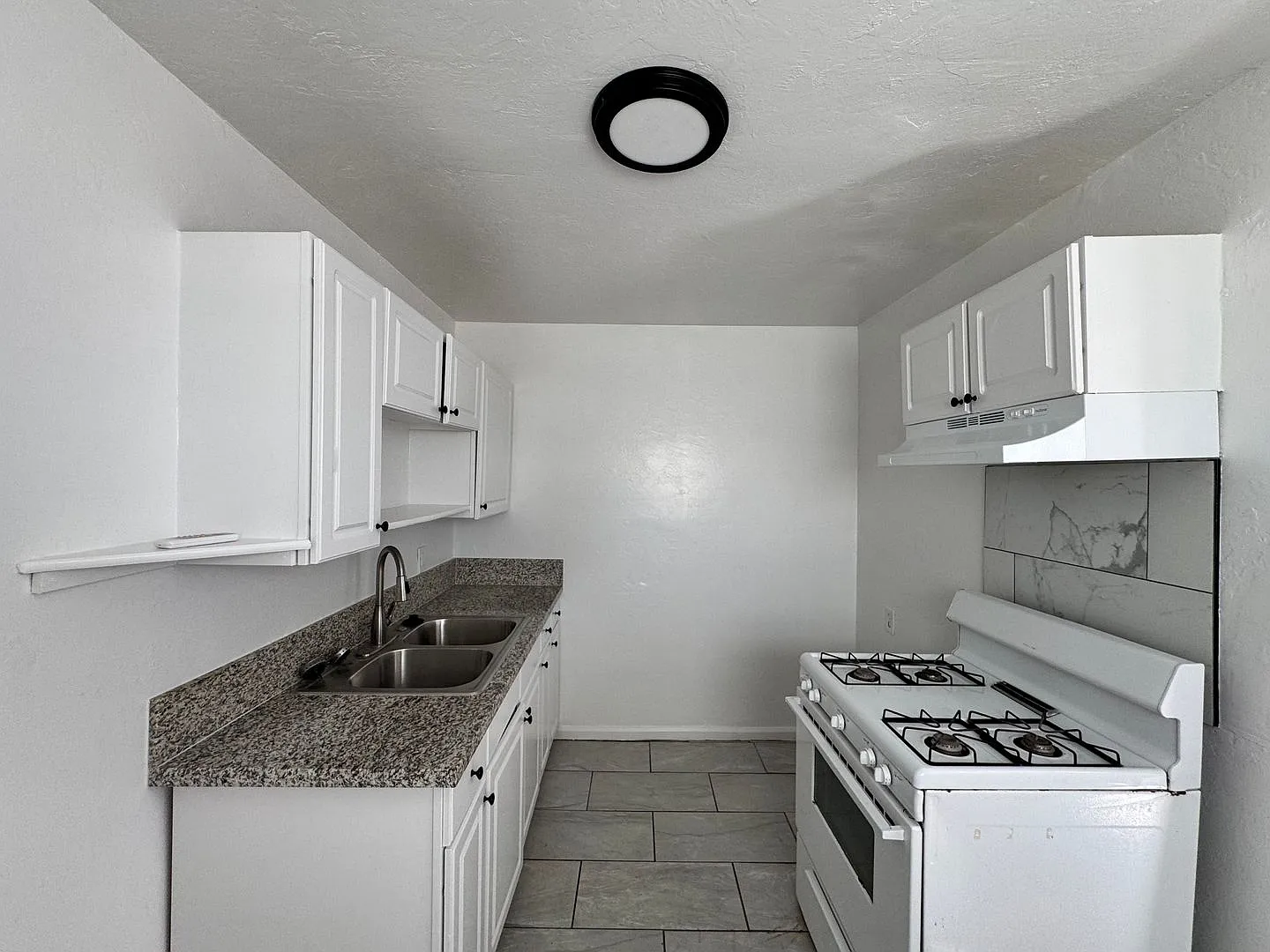 Beardsley Apartments — Photo 3