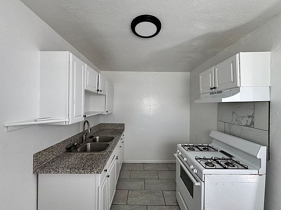 4th image of 313-315 Beardsley Ave #315-A
