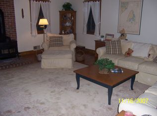 30 Lamprey Rd, Kensington, NH 03833