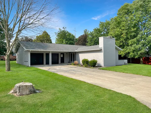 4217 E Maple Manor Pkwy, Muncie, IN 47302