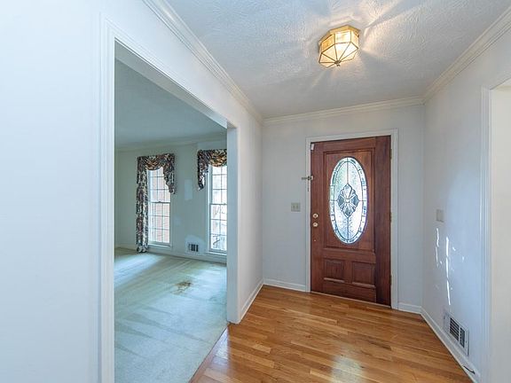3rd image of 2560 Rock Point Ln