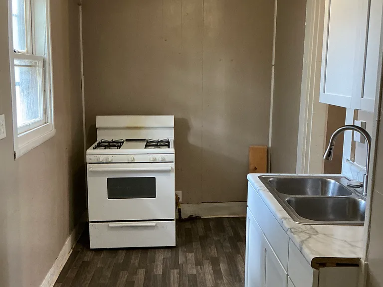 612 W Adams St #1 — Photo 5