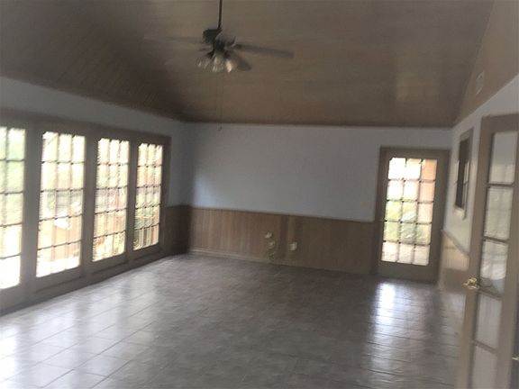 4th image of 122 Keri Dr