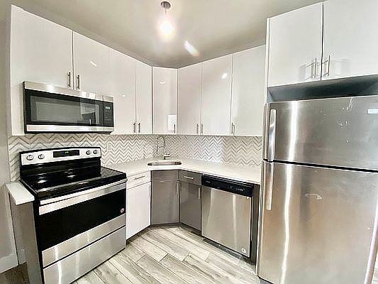 2nd image of 830 W 177th St #3HH