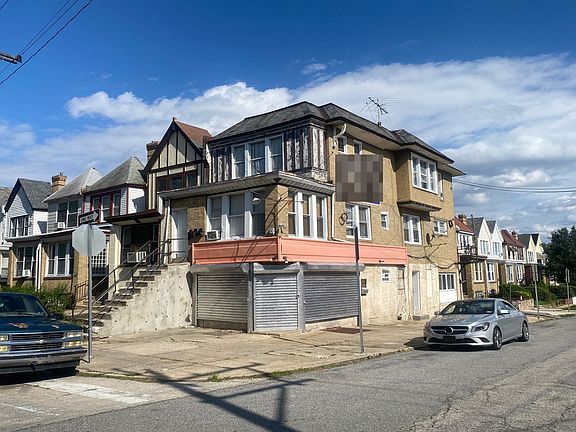 2nd image of 5878 Woodcrest Ave