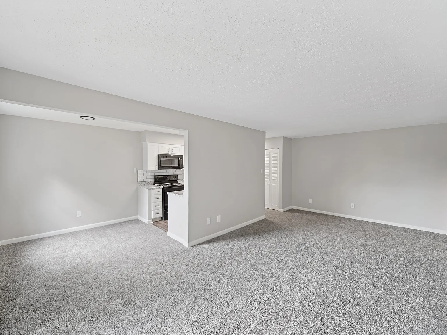 M Club Apartments — Photo 2