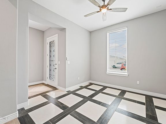 3rd image of 908 Crooked River Dr