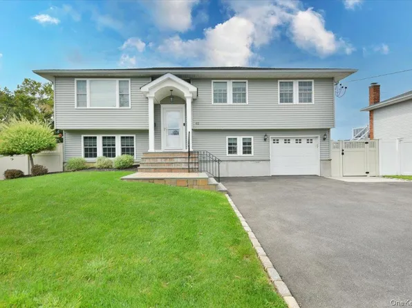 62 S Bay Avenue, Massapequa, NY 11758