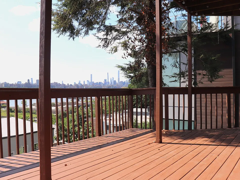 156 Undercliff Ave #1