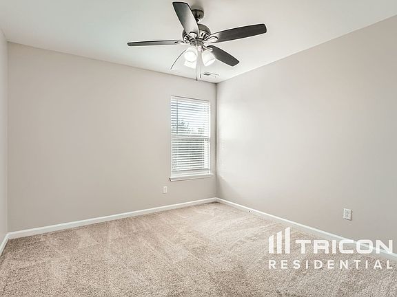 3rd image of 12733 Oakton Hunt Dr