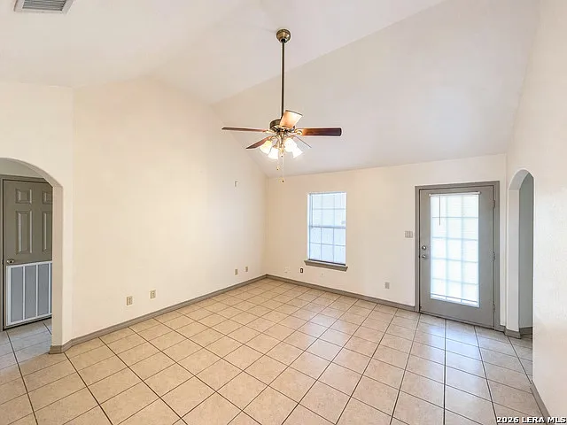2140 Romel St — Photo 3