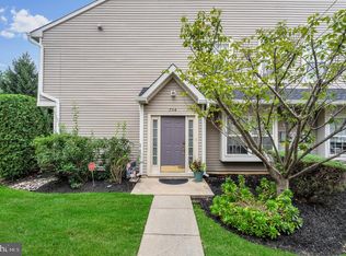 704 Coventry Way, Mount Laurel, NJ 08054