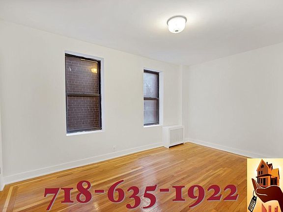 3rd image of 3275 Bainbridge Ave