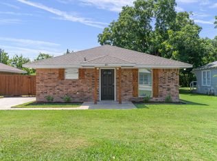 821 Gibbard Ave, Wills Point, TX 75169