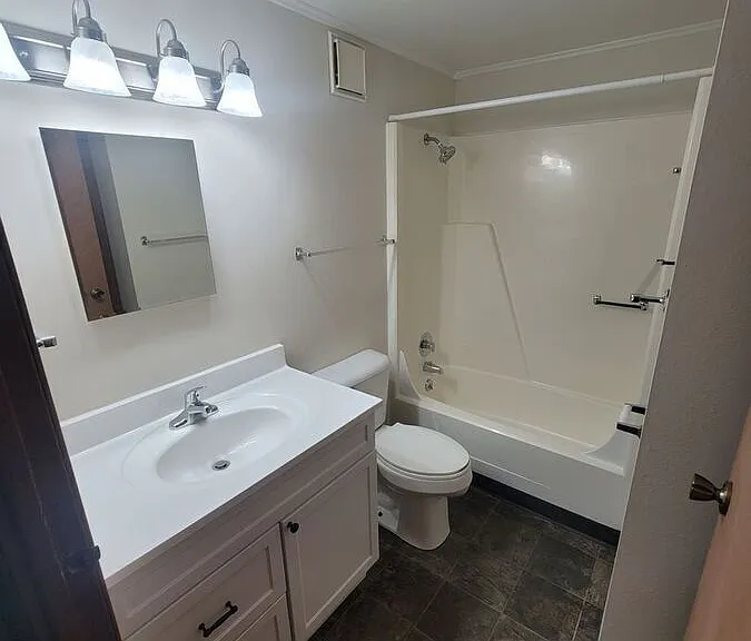 552 Cedargate Ct #552 — Photo 3