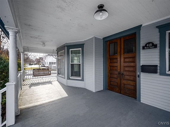 4th image of 418 Broad St