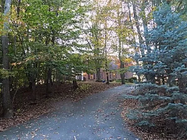 3290 Birch Hill Dr, Tannersville, PA 18372