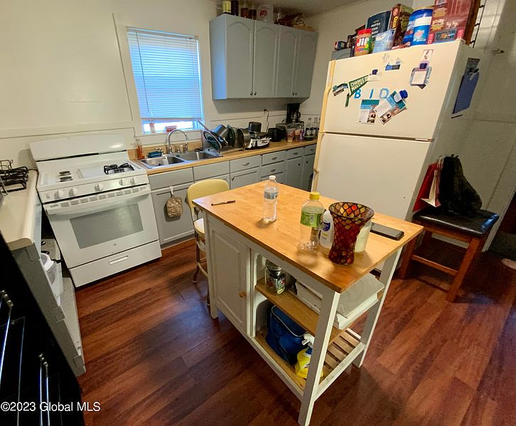 5th image of 428 1st Avenue
