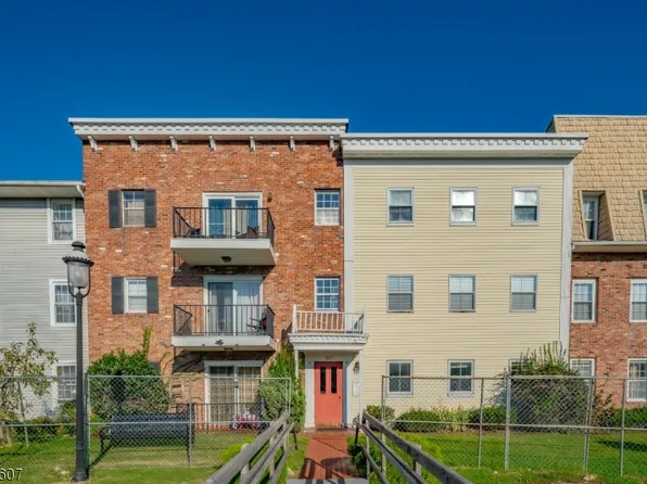 1003 Unicorn Way #H1, Clifton City, NJ 07011