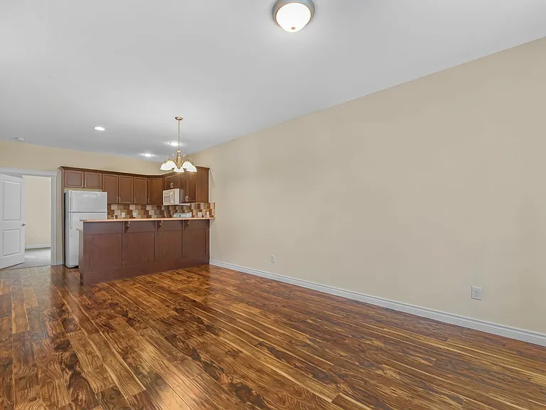 5760 Legoe Ave — Photo 10